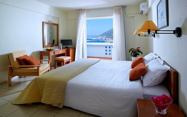 Twin Room in Beach Sea Side View