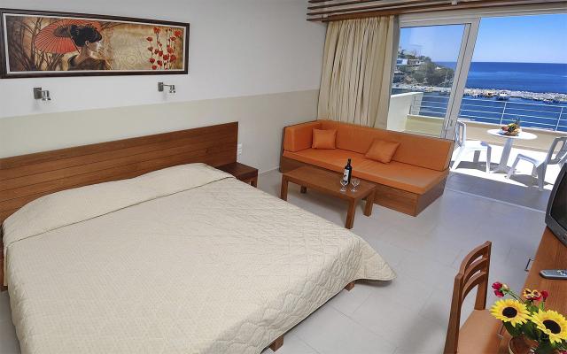 Twin Room in Beach Sea Side View