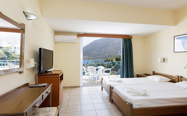 Twin Room in Village Mountain View
