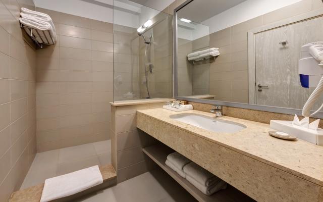 Superior Room Swim Up (Adults Only)