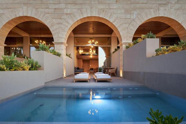 Black Pearl Maisonette with Plunge Pool Mountain View