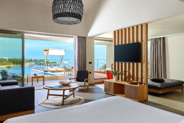 Ruby Ambassador Suite with Plunge Pool Sea View