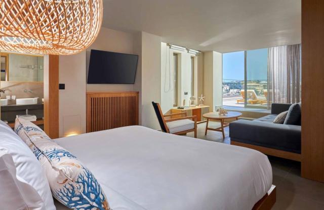 Sapphire VIP Suite with Plunge Pool Sea View
