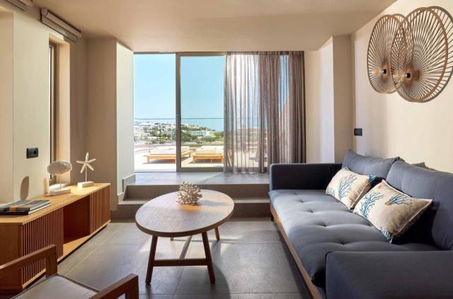 Sapphire VIP Suite with Plunge Pool Sea View