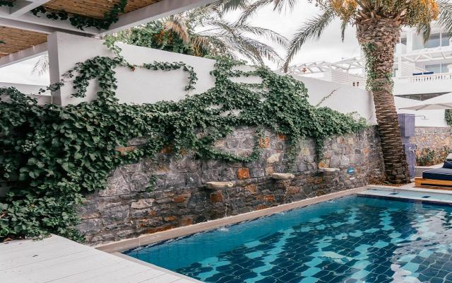 Villa 3 BedRoom Royal 3 bathrooms 2 living room & jacuzzi with 