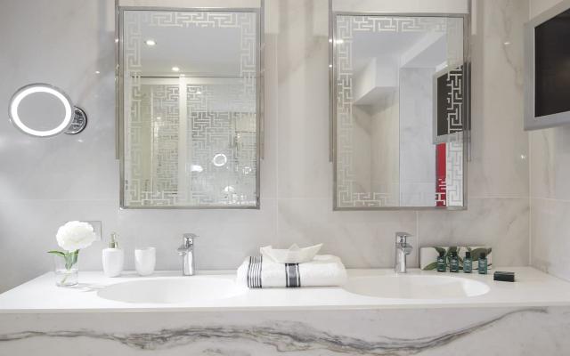 Villa 3 BedRoom Royal 3 bathrooms 2 living room & jacuzzi with 
