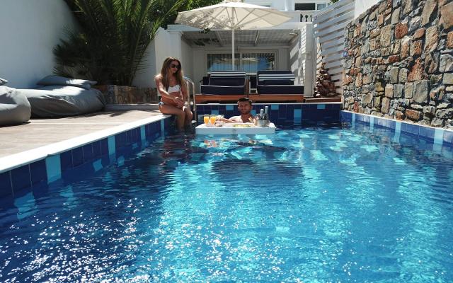Villa 2 BedRoom Royal 2 Bathrooms with grand terrace & living r