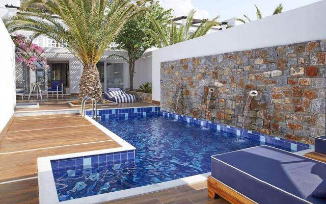 Villa 4 BedRoom Royal 4 bathrooms 2 living room & jacuzzi with 