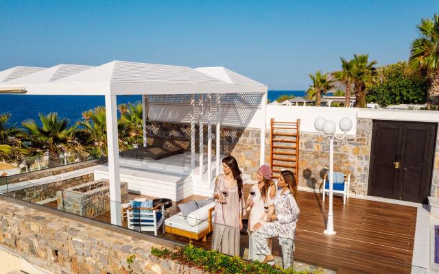 Villa 5 BedRoom Royal 5 bathrooms 3 living room & jacuzzi with 