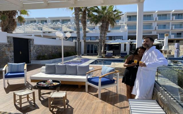 Villa 5 BedRoom Royal 5 bathrooms 3 living room & jacuzzi with 