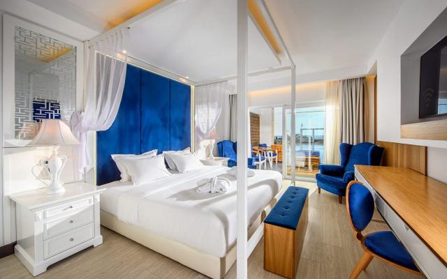 Cabana Sharing Pool Sea View-ADULTS ONLY