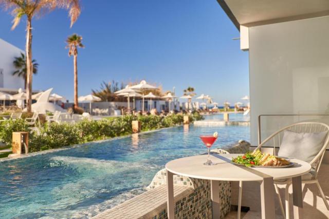 Superior Room with Plunge Pool & Pool View
