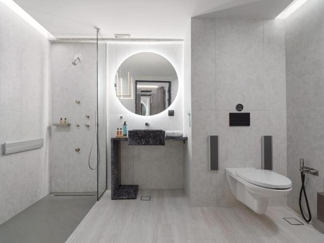 Superior Suite with Jacuzzi & Sea View