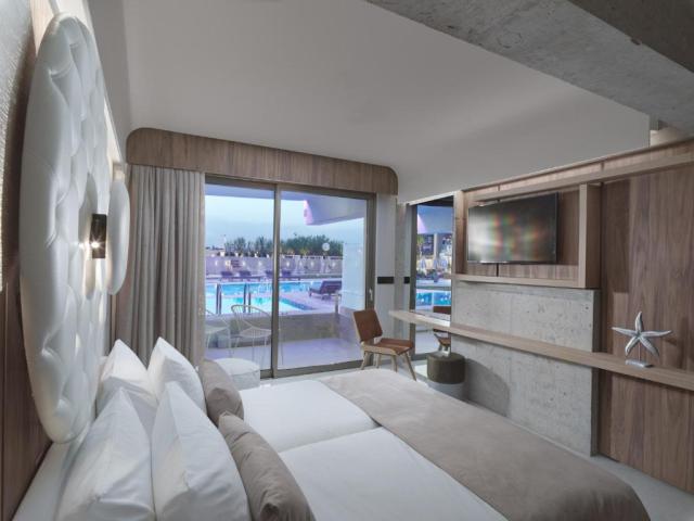 Junior Suite with Private Pool & Pool View