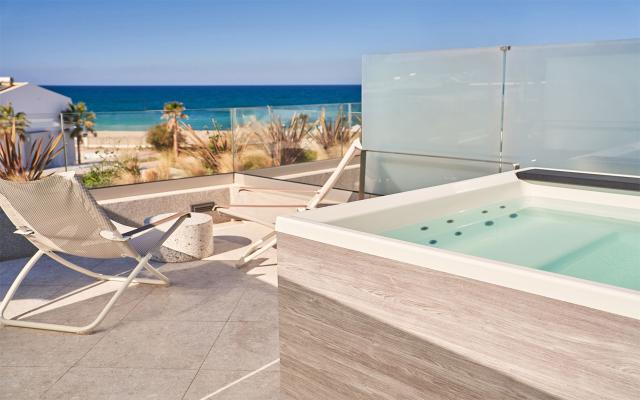 Maisonette with Jacuzzi & Sea View