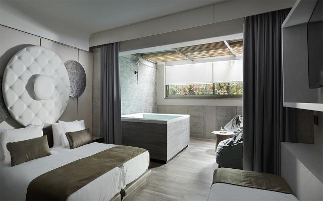 Patio Room with Jacuzzi