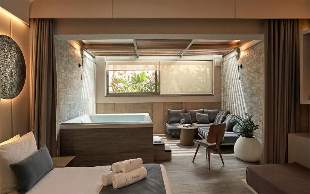 Patio Room with Jacuzzi