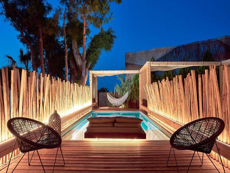 Design Room with Independent Pool