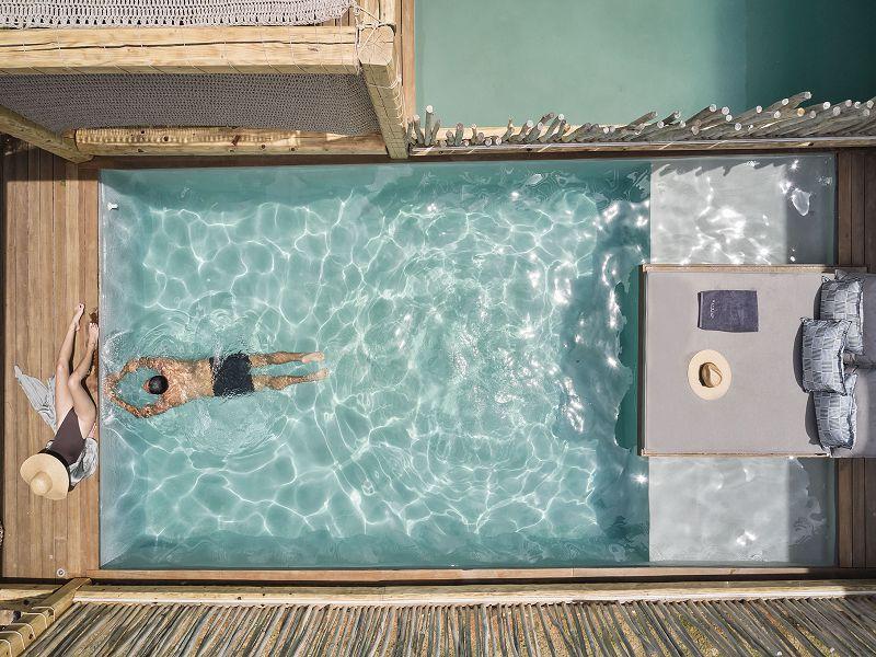 Design Room with Independent Pool