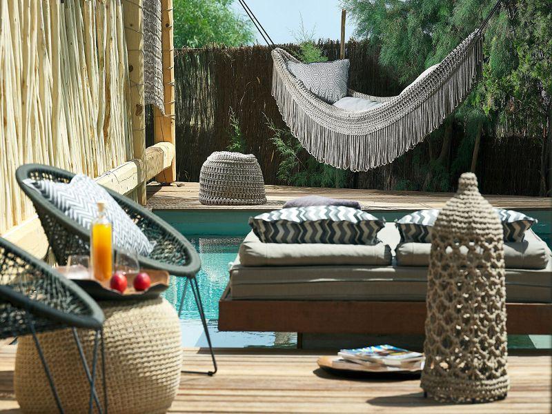Design Room with Independent Pool
