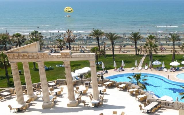 Cesars Resort Side