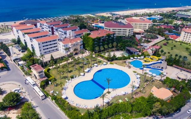 Cesars Resort Side