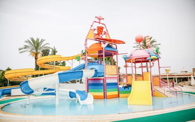 Cesars Resort Side