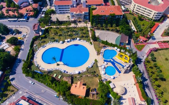 Cesars Resort Side