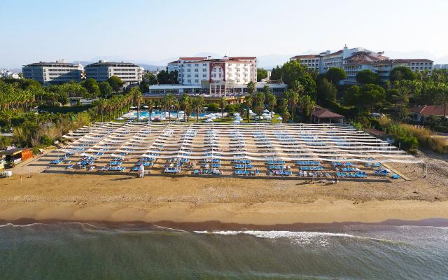 Cesars Resort Side