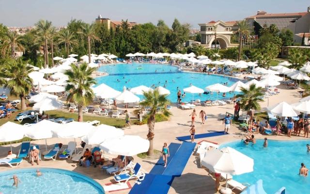 Cesars Resort Side