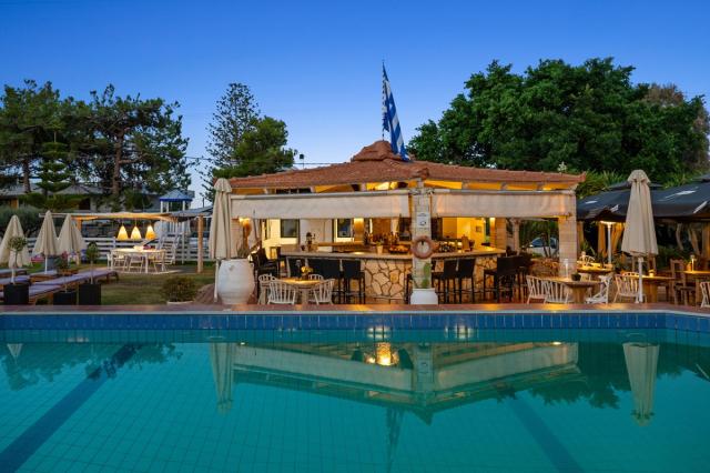 Nikos Apartments