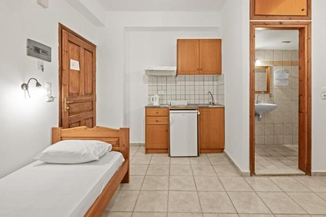 Apartment 1 Bedroom Garden View