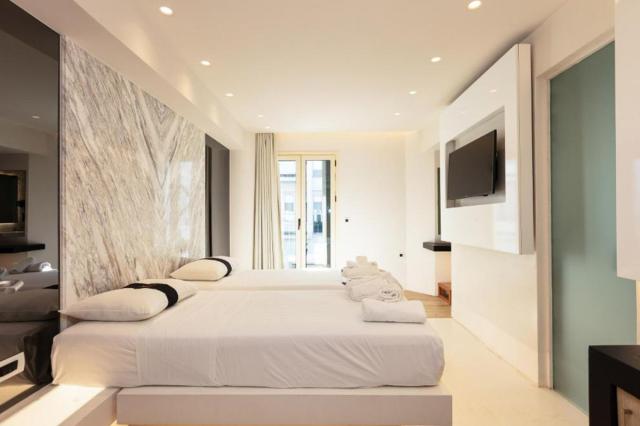 Junior Suite Side Sea View or Sea View