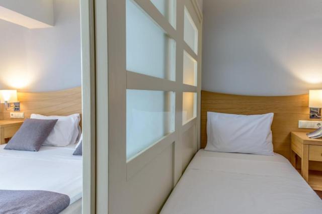 Family Sliding Door Sea View