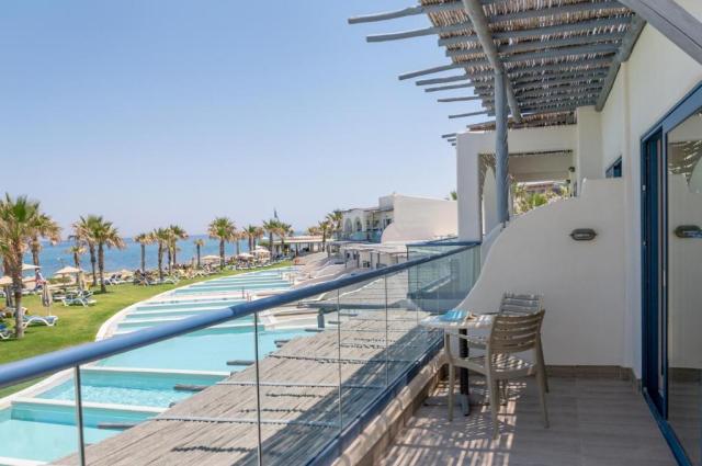 Junior Suite Sea Front (1st Floor)