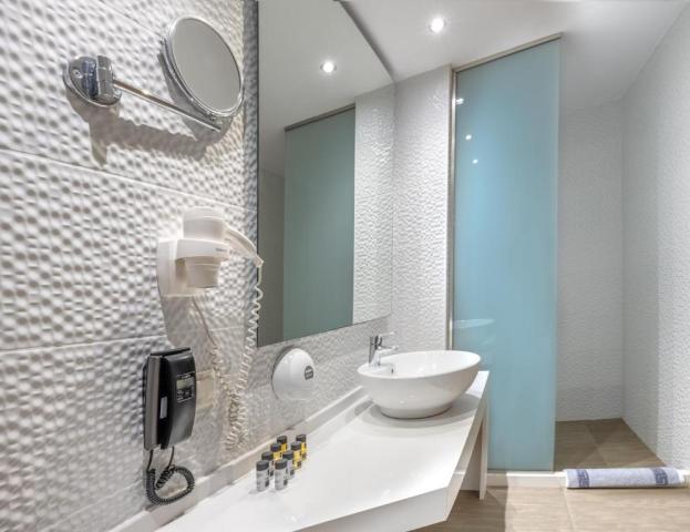 Suite Sea View Sharing Pool Open Plan