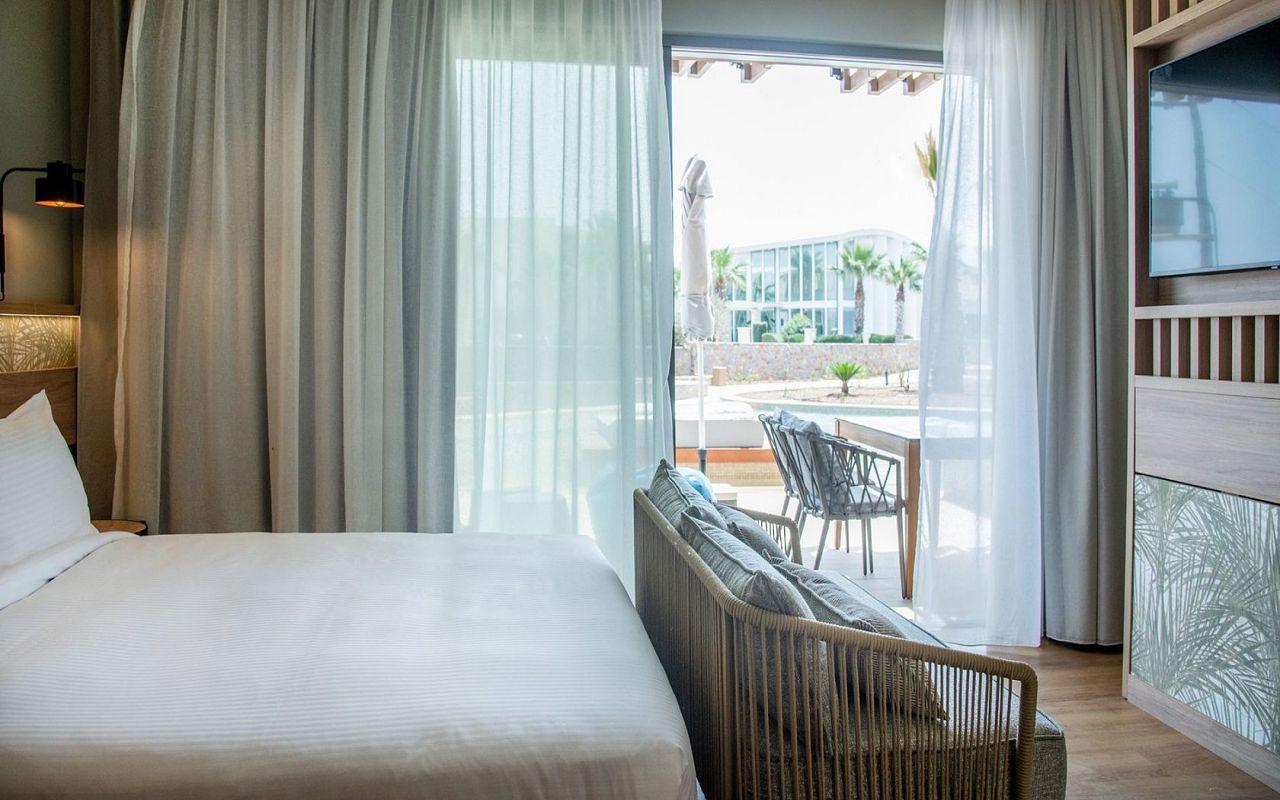Double Room Garden View with sharing pool (swim up)