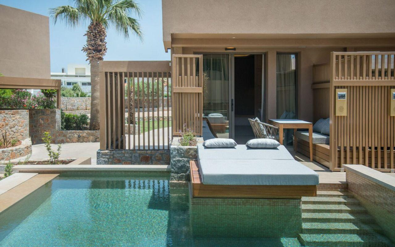 Family Room Garden View with Private Pool