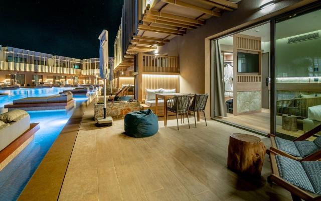 Double Room Garden View with sharing pool (swim up)