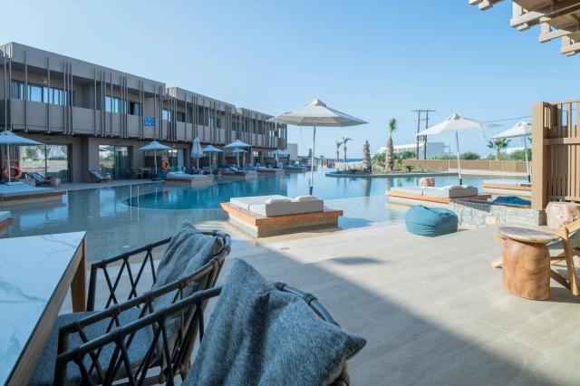 Petite Suite Garden View Pool Access