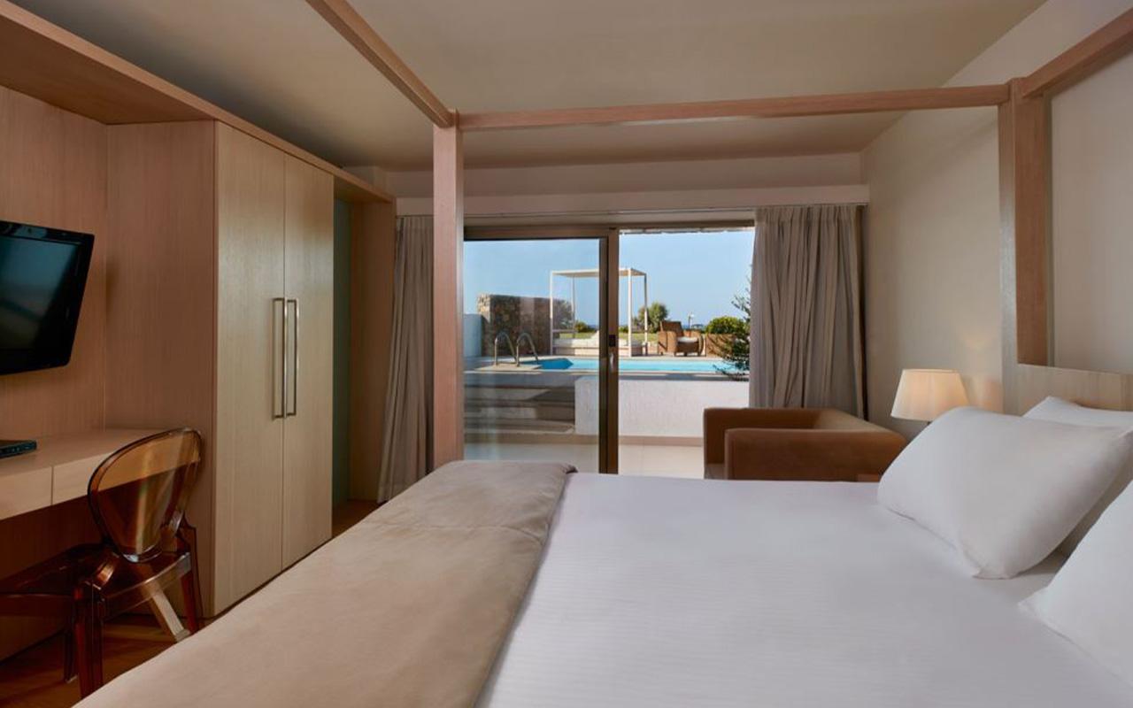 Pool Suite