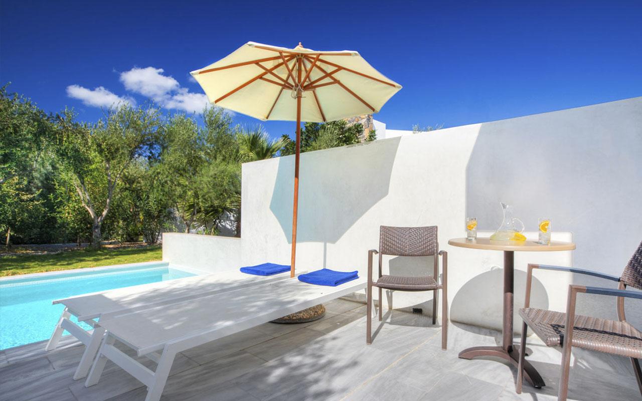 Casual Room Private Pool