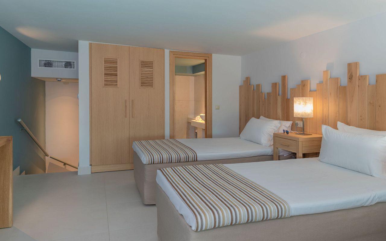 Family maisonette Apartment 5 bedded /Private Pool Sea View