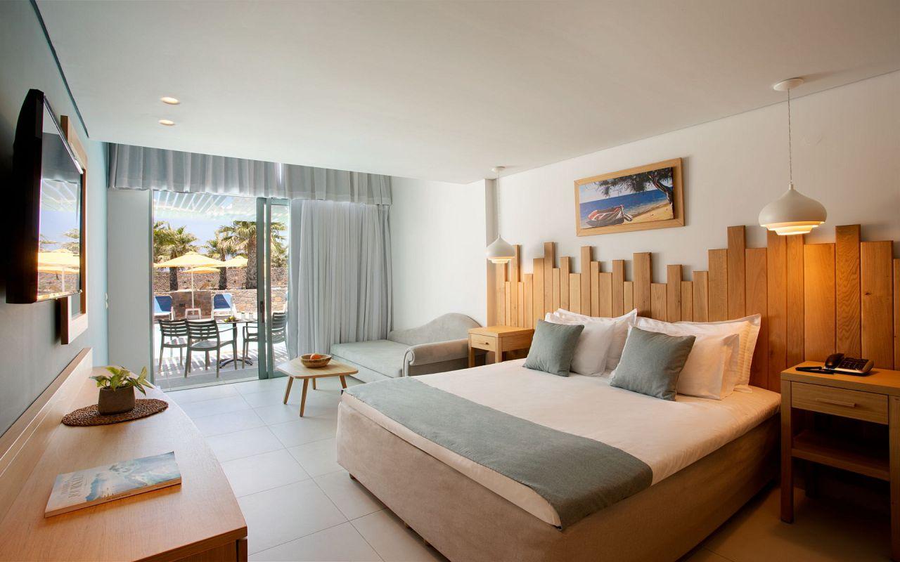 Family maisonette Apartment 5 bedded /Private Pool Sea View