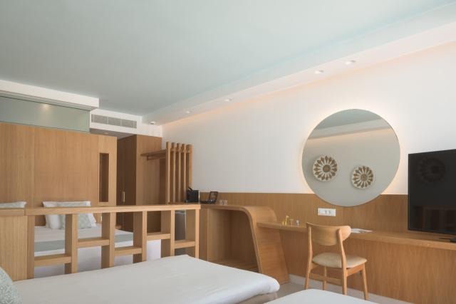 Family 4 Bedded Open Plan Sea View