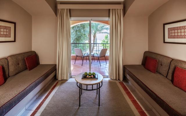 Deluxe Family Room Garden View 