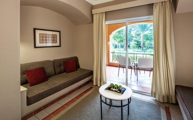 Deluxe Family Room Garden View 