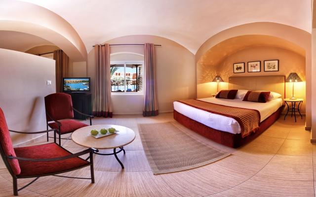 Junior Suite Pool View