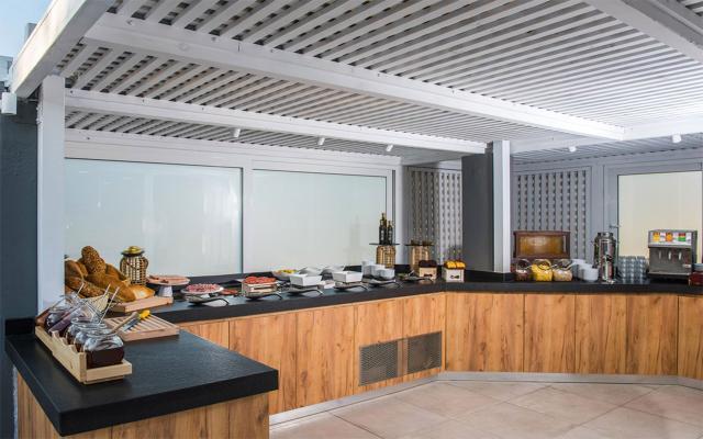 Troulis Aparthotel