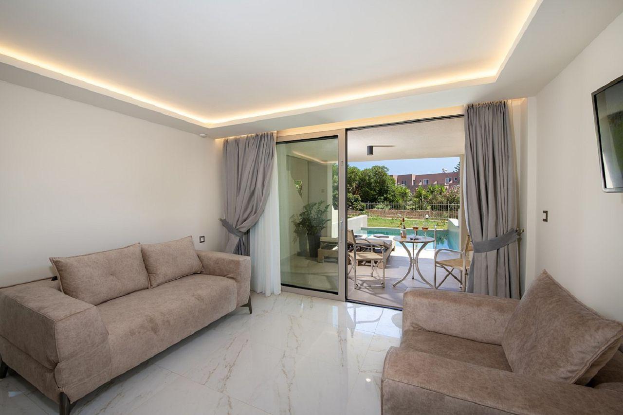 Deluxe Maisonette with Individual Pool